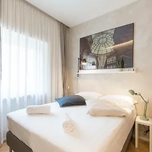 Duomo Deluxe Milán